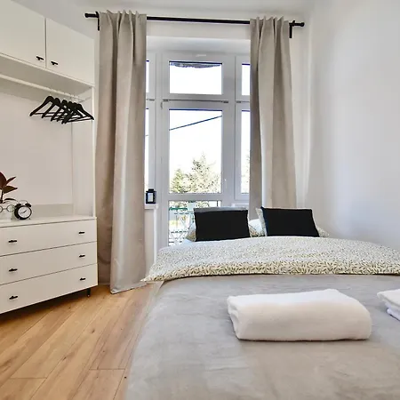 Apartament Dekerta *