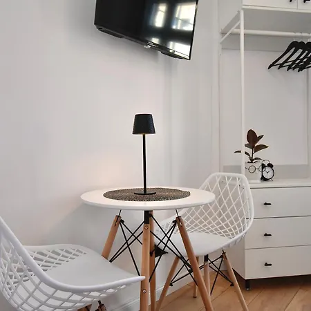 Apartment Dekerta *