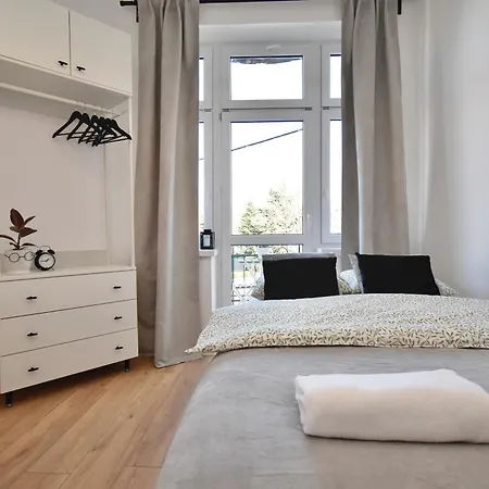 Apartament Dekerta *